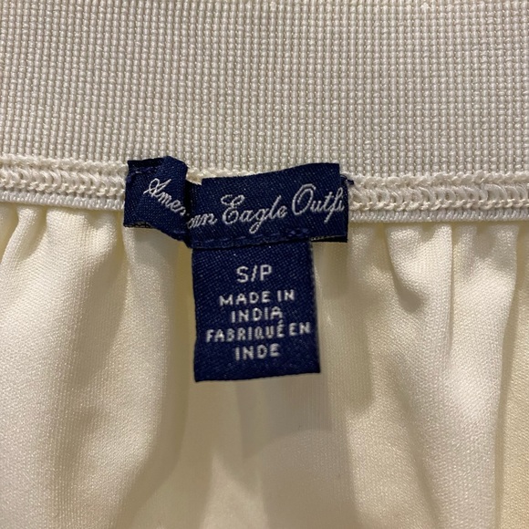 2/$10 American Eagle Outfitters White Chevron Stripe Mesh Skirt Size S - Picture 3 of 3